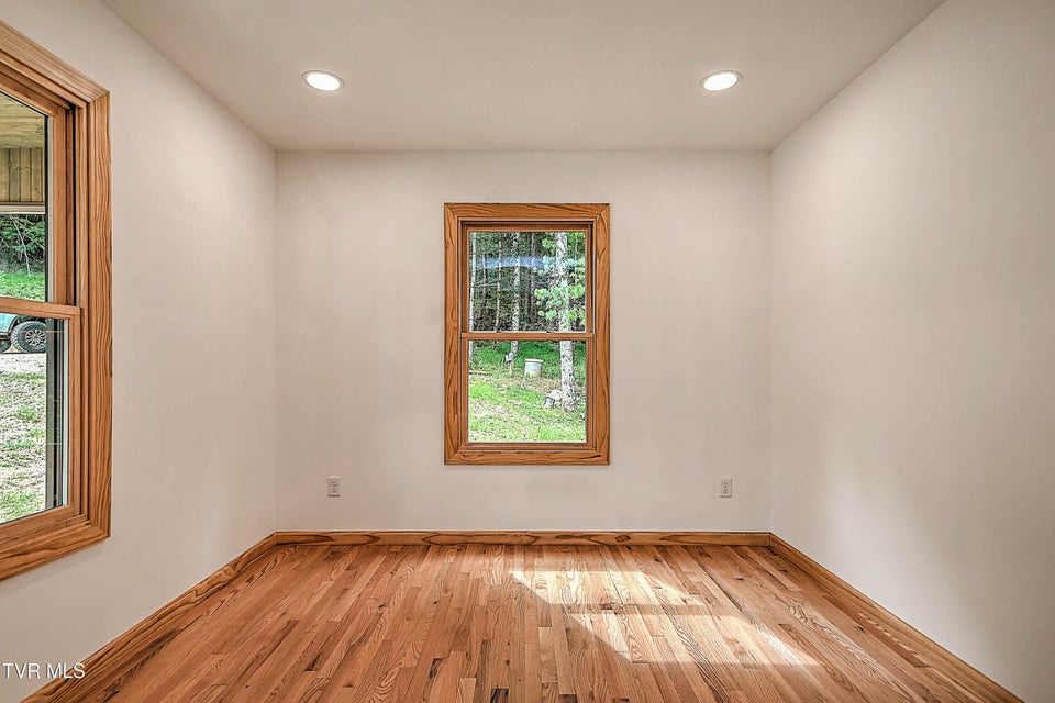 Photo #25: 512 Norris Rd ( Bridle Path) Road