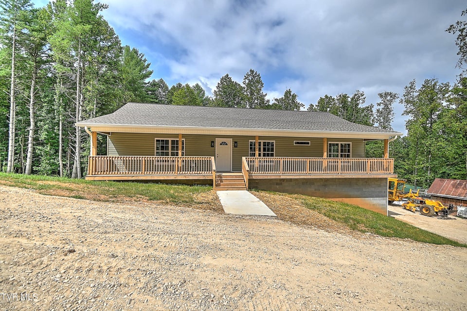 Photo #2: 477 Norris Rd ( Bridle Path) Road