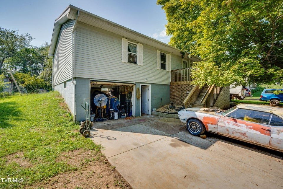 Photo #2: 1409 Daisy Street