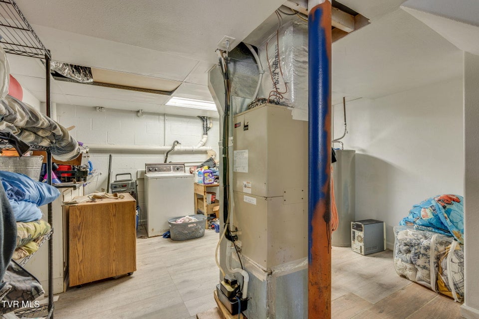 Photo #23: 1409 Daisy Street