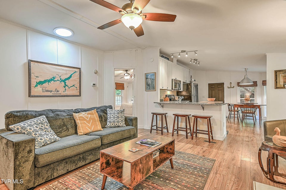 Photo #8: 162 Lakeside Drive