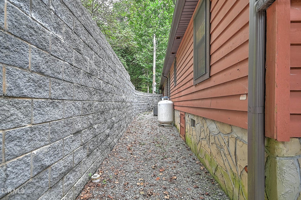 Photo #40: 162 Lakeside Drive