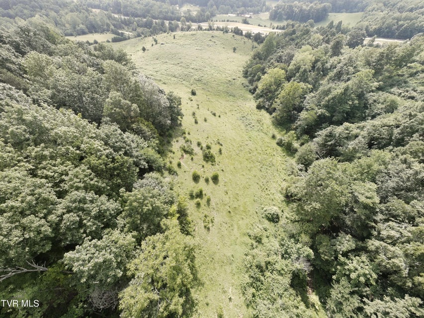 Photo #6: 680 Oakwood Road