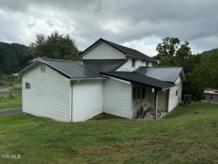 Photo #3: 8309 Maddison Lane