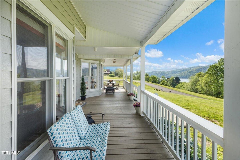 Photo #8: 221 Harbor View Road