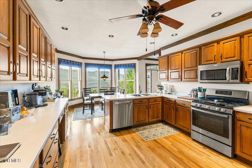 Photo #23: 221 Harbor View Road