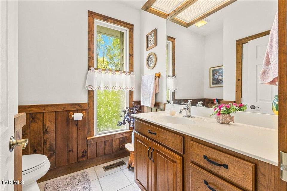 Photo #25: 221 Harbor View Road