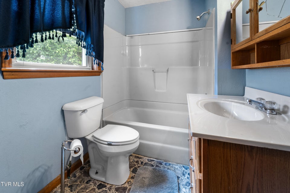 Photo #11: 13390 Glenbrook Avenue