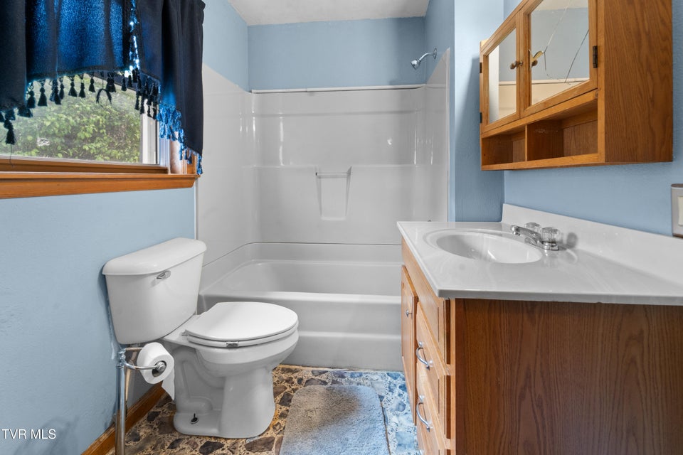 Photo #12: 13390 Glenbrook Avenue