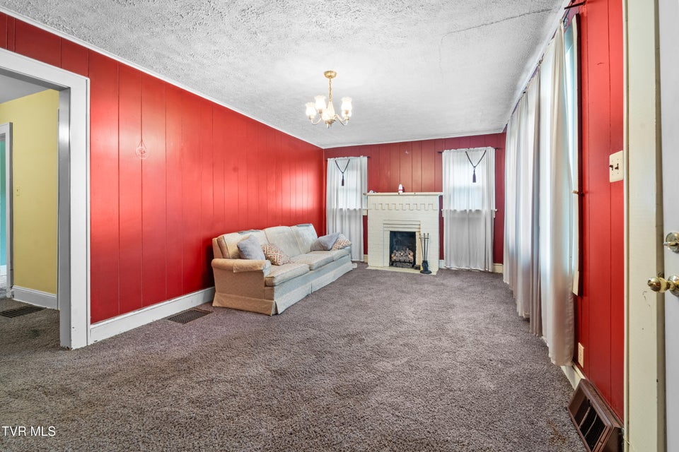 Photo #5: 13390 Glenbrook Avenue