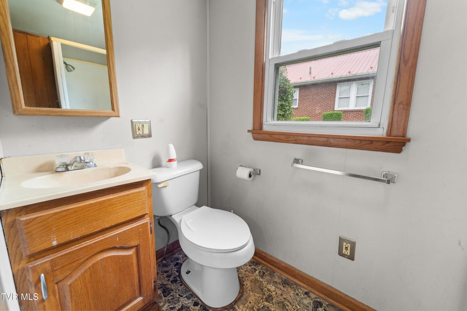 Photo #17: 13390 Glenbrook Avenue