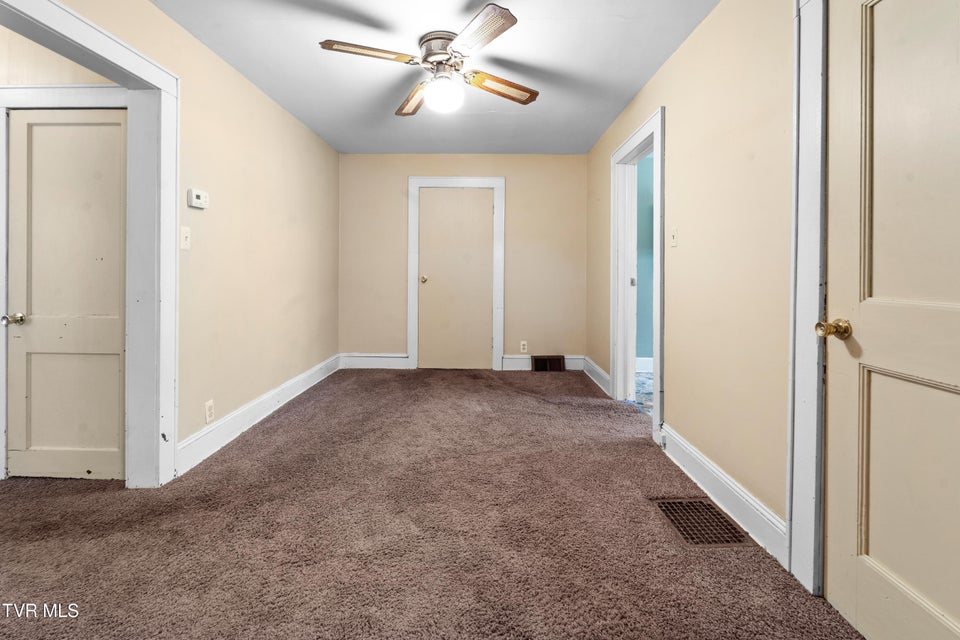 Photo #9: 13390 Glenbrook Avenue