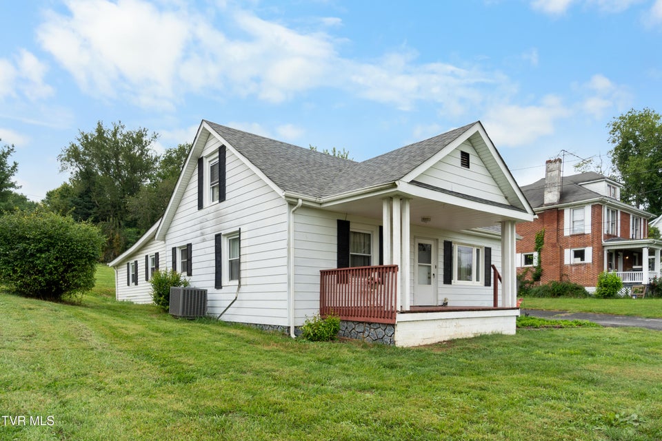 Photo #28: 13390 Glenbrook Avenue