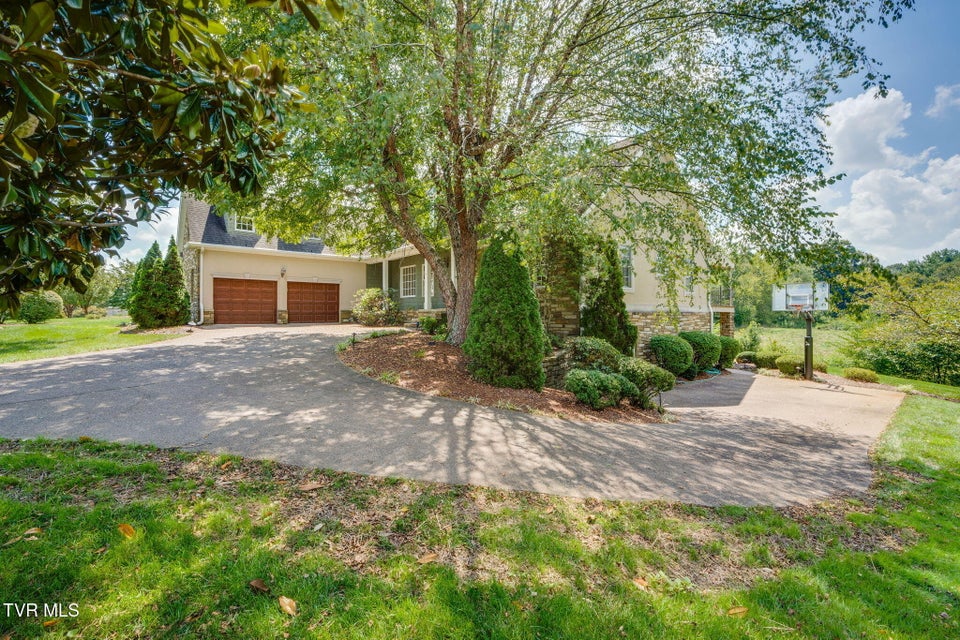 Photo #78: 3 Strawflower Place