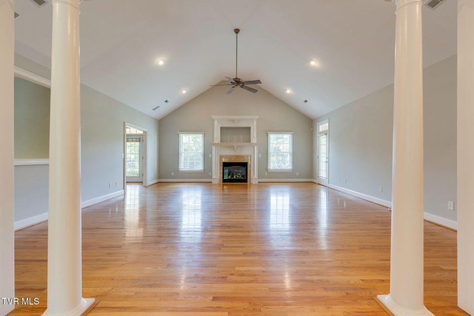 Photo #8: 3 Strawflower Place