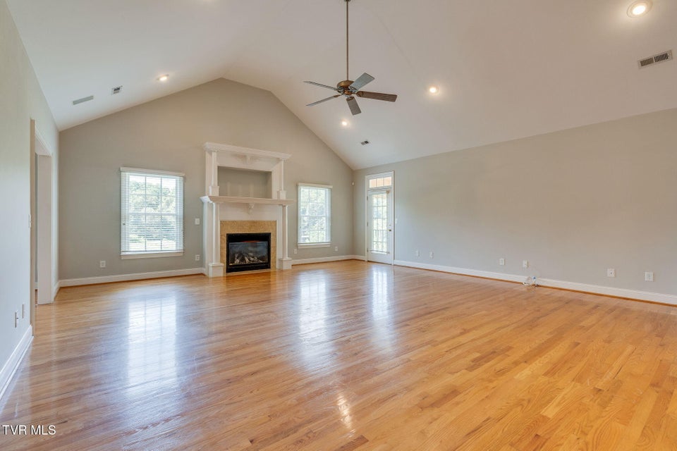 Photo #9: 3 Strawflower Place