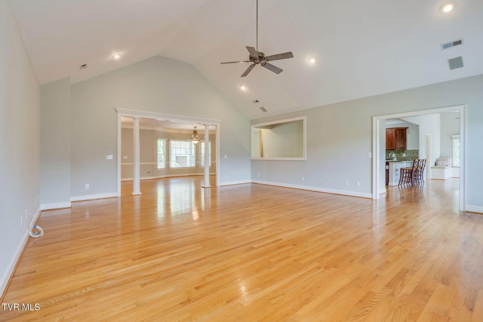 Photo #10: 3 Strawflower Place