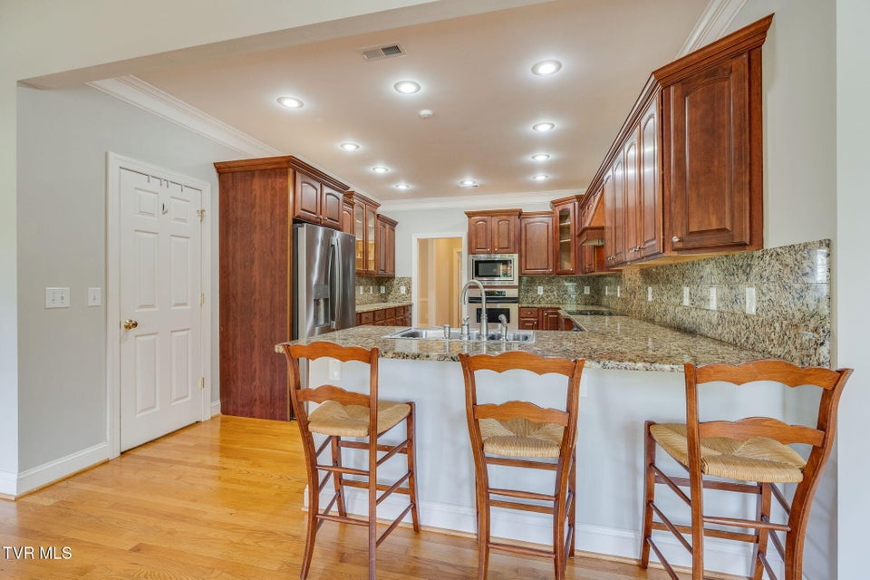 Photo #14: 3 Strawflower Place