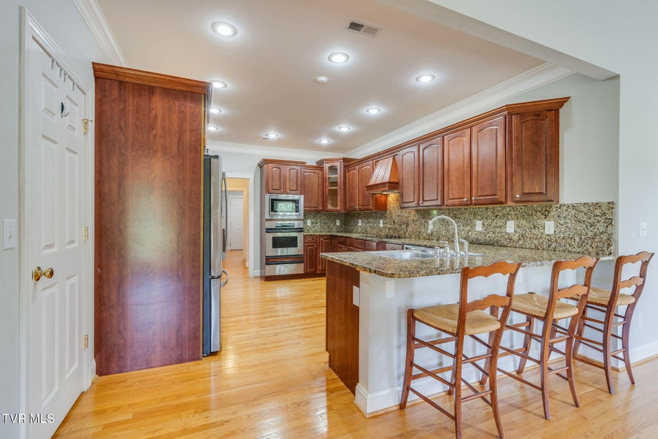 Photo #15: 3 Strawflower Place