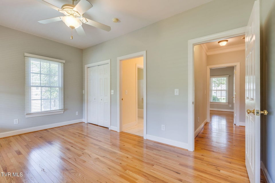 Photo #33: 3 Strawflower Place