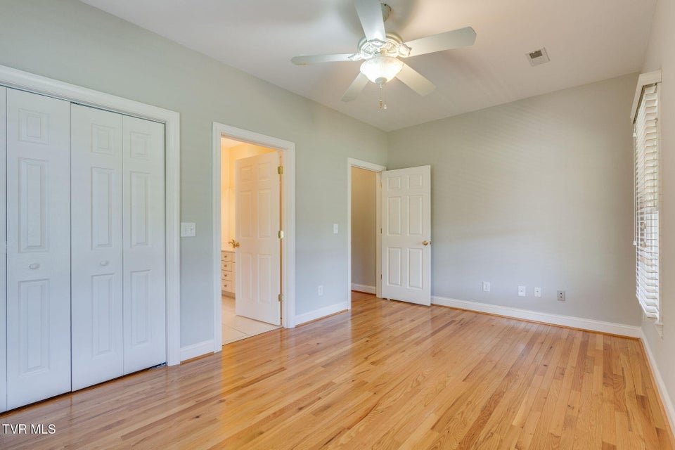 Photo #34: 3 Strawflower Place