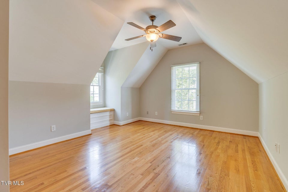 Photo #35: 3 Strawflower Place