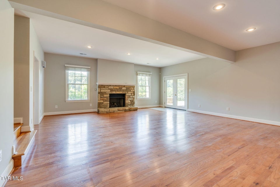 Photo #39: 3 Strawflower Place