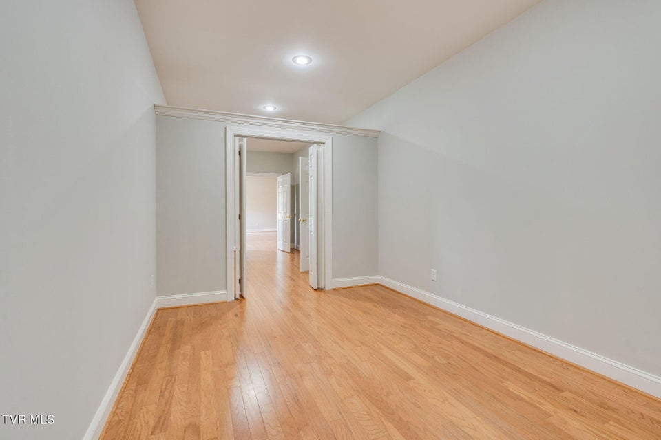 Photo #48: 3 Strawflower Place