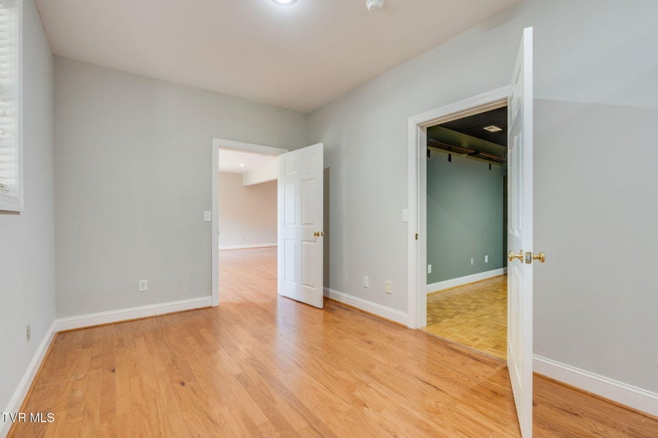 Photo #49: 3 Strawflower Place