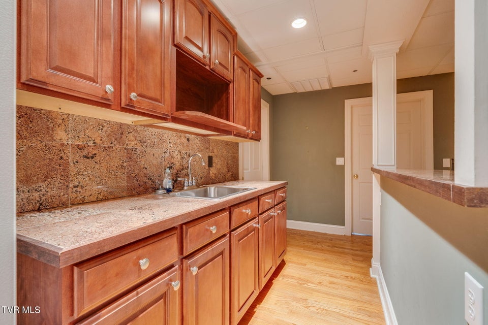 Photo #56: 3 Strawflower Place