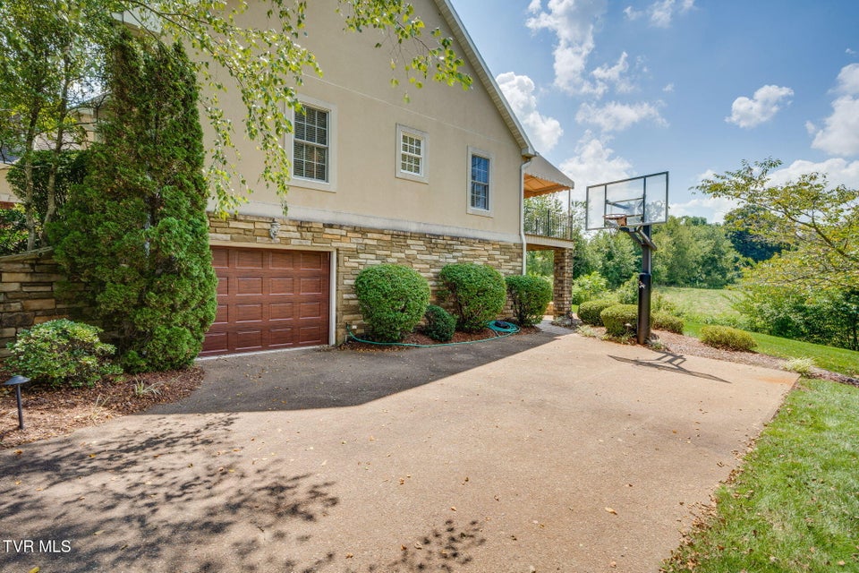 Photo #59: 3 Strawflower Place