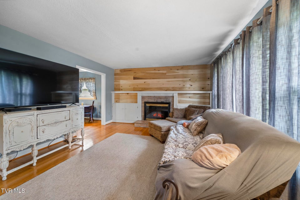 Photo #10: 403 Martindale Road