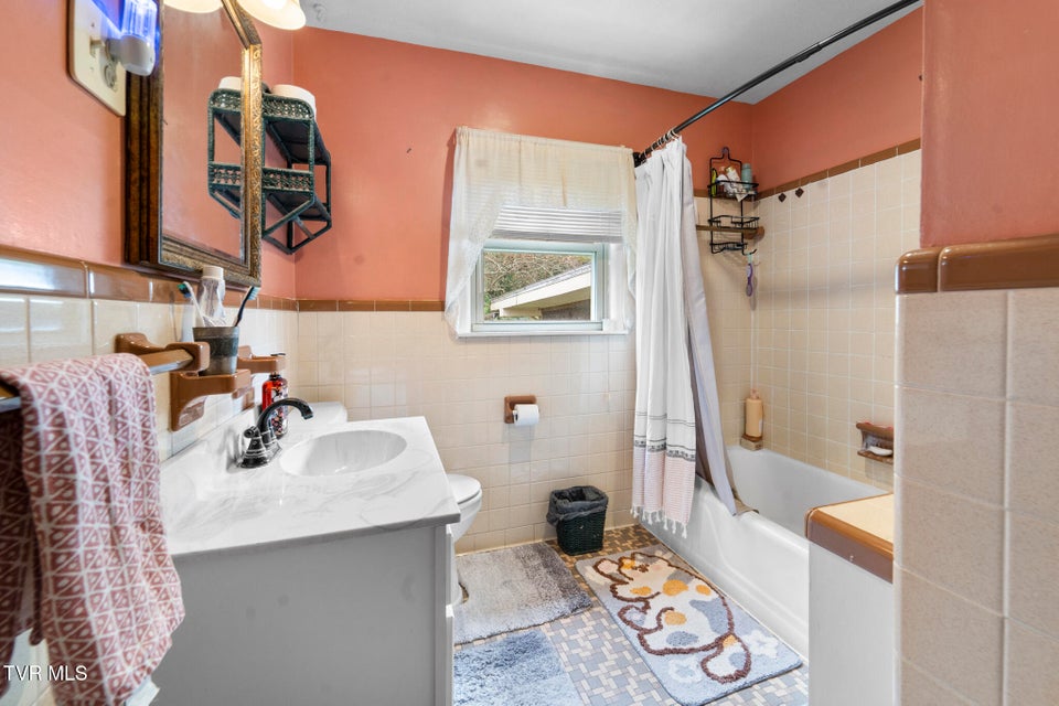 Photo #31: 403 Martindale Road