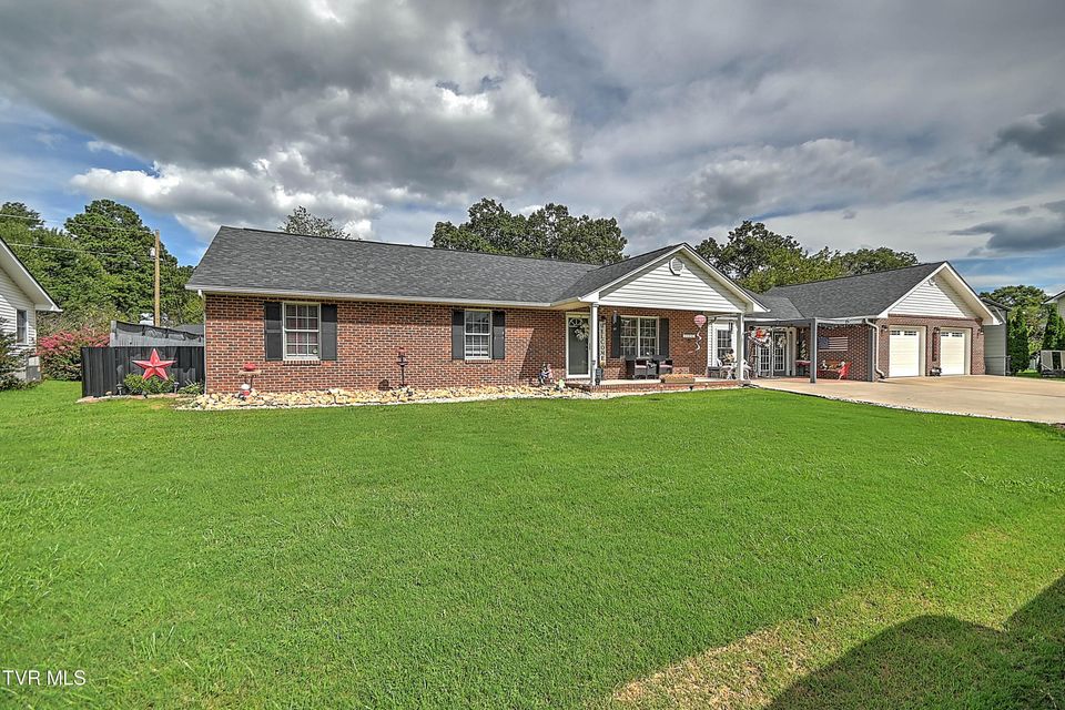 Photo #4: 309 Hawkins Avenue