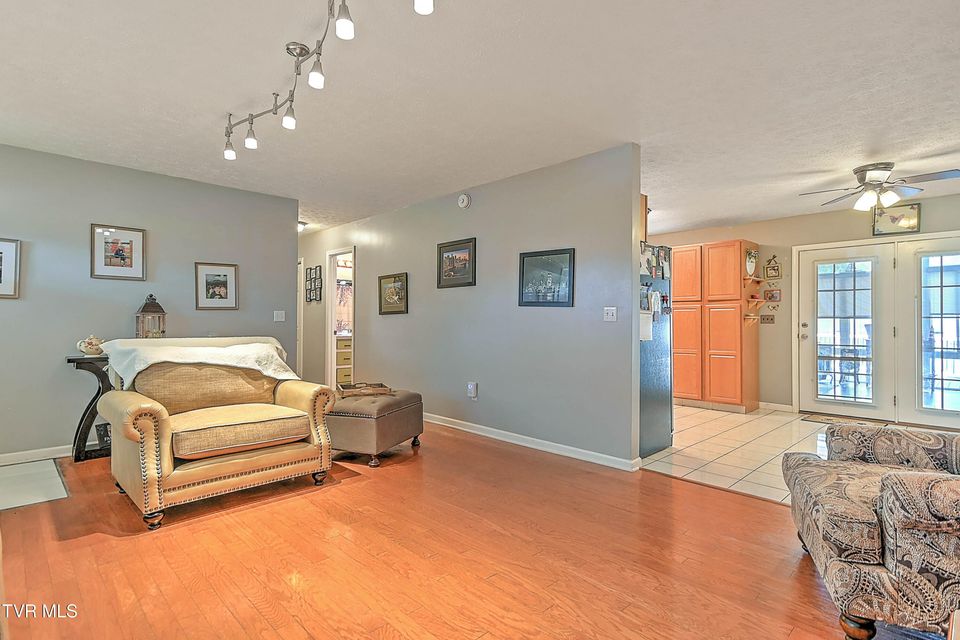 Photo #7: 309 Hawkins Avenue
