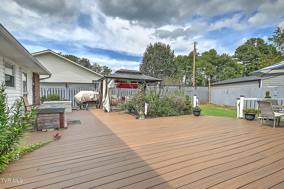 Photo #33: 309 Hawkins Avenue