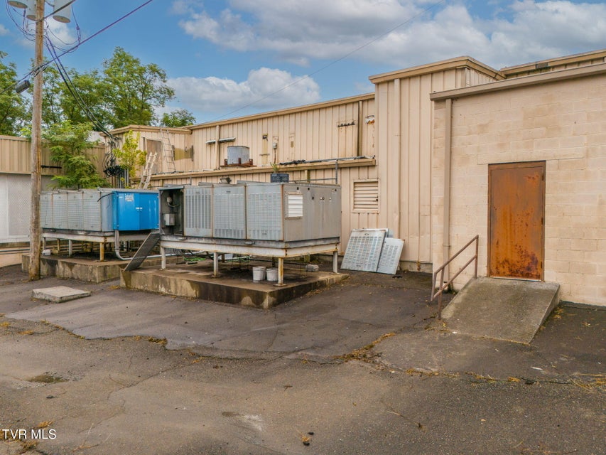Photo #28: 510 Glade Street