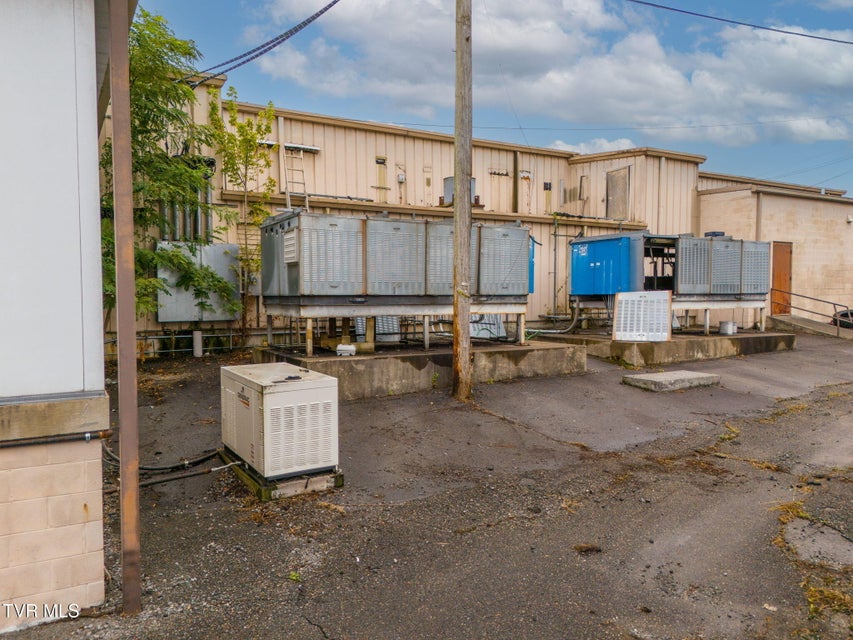 Photo #27: 510 Glade Street