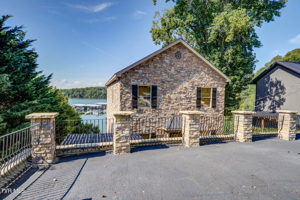 Photo #27: 667 Rockingham Road