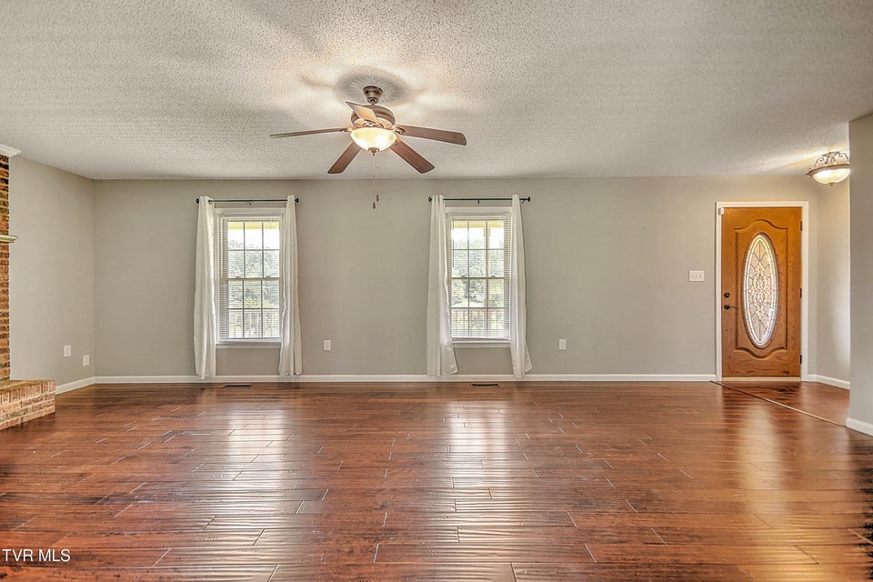 Photo #5: 685 Valley Drive