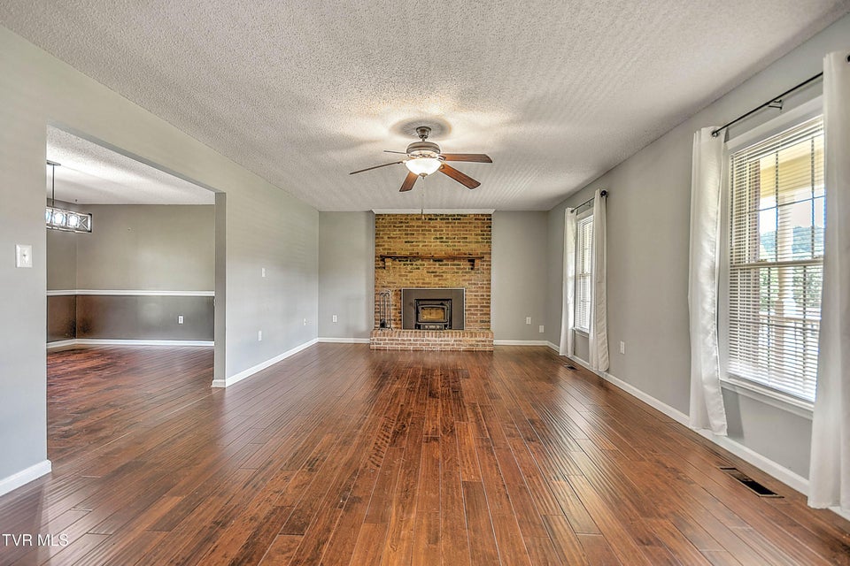 Photo #3: 685 Valley Drive