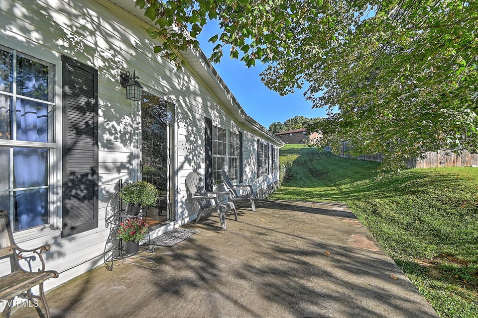 Photo #3: 919 Old Stage Road