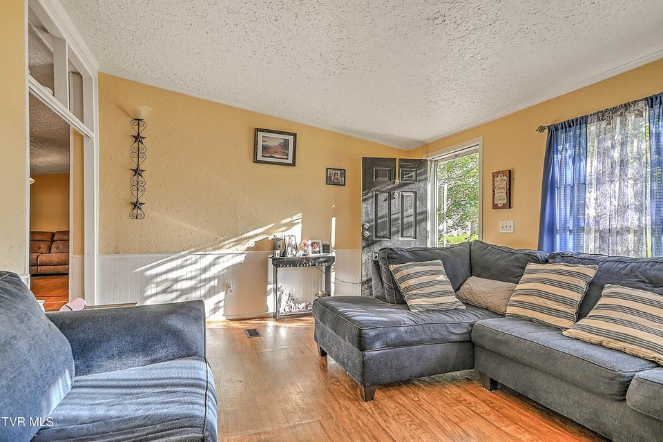 Photo #7: 919 Old Stage Road