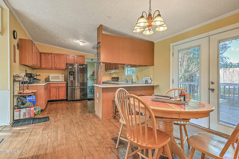 Photo #10: 919 Old Stage Road