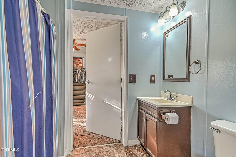 Photo #25: 919 Old Stage Road