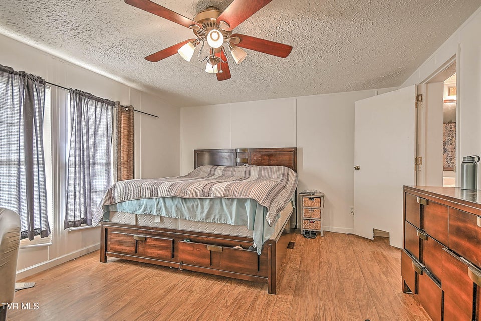 Photo #26: 919 Old Stage Road