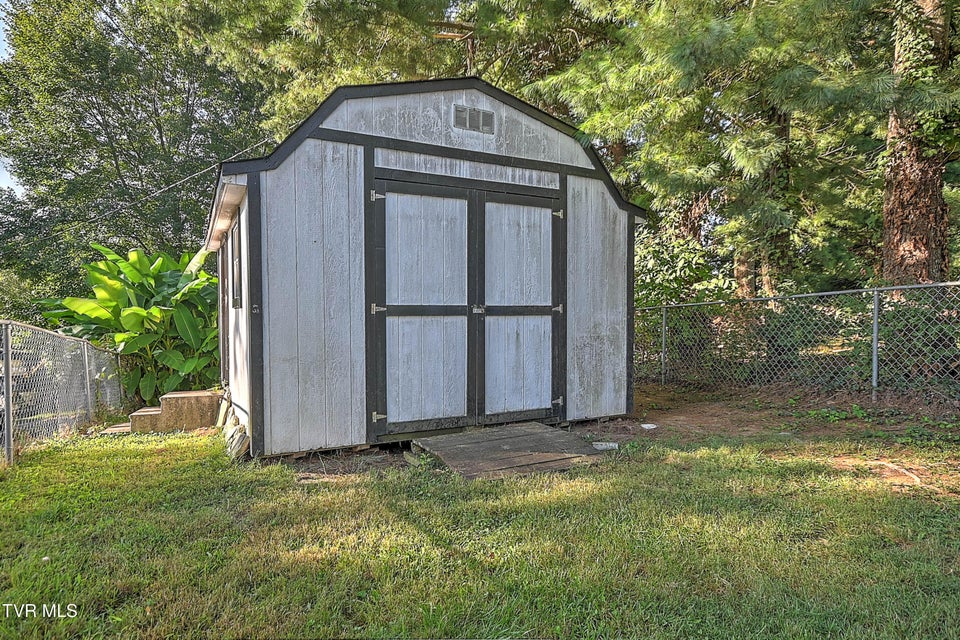 Photo #34: 919 Old Stage Road