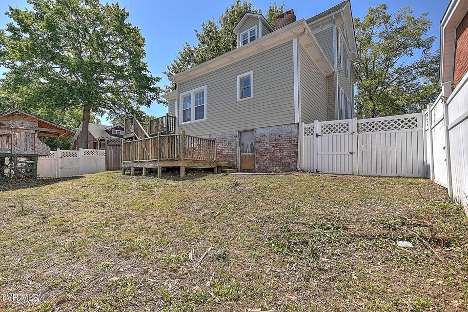 Photo #9: 501 Lindsey Street