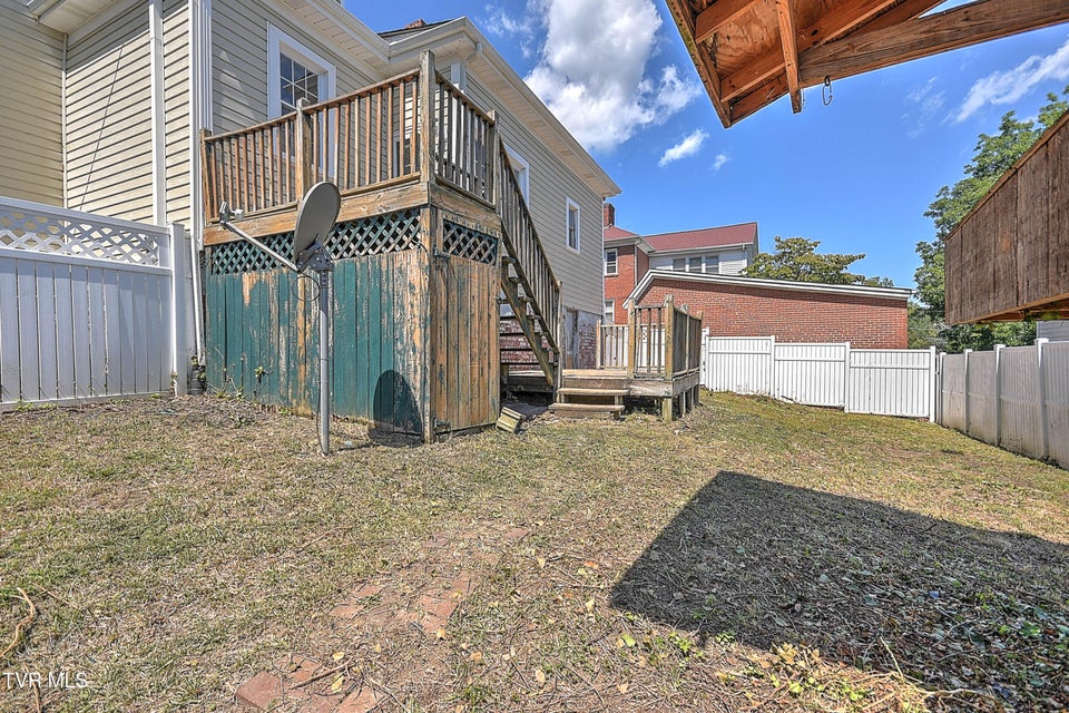 Photo #10: 501 Lindsey Street