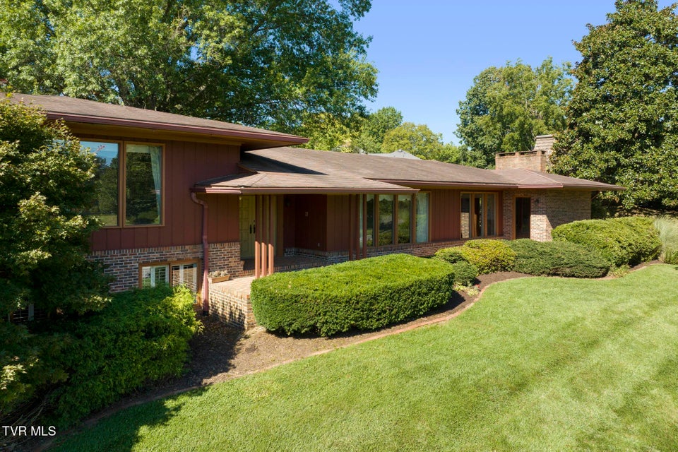 Photo #4: 909 Millercrest Drive